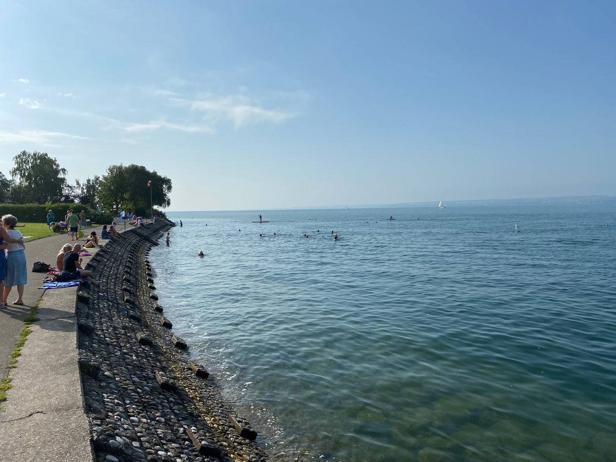 Taucher im Bodensee mit gewartetem Atemregler